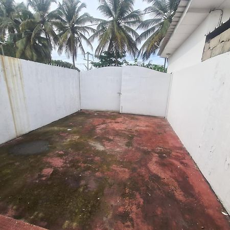 Iris Room Libreville Kültér fotó