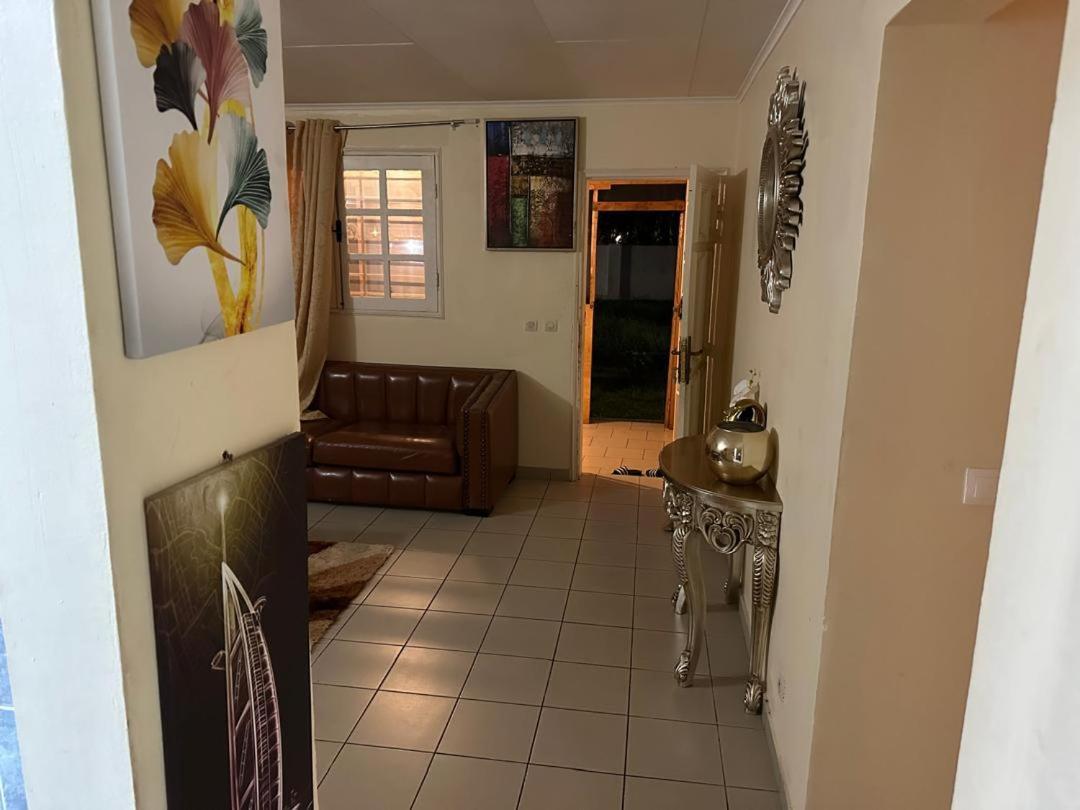 Iris Room Libreville Kültér fotó